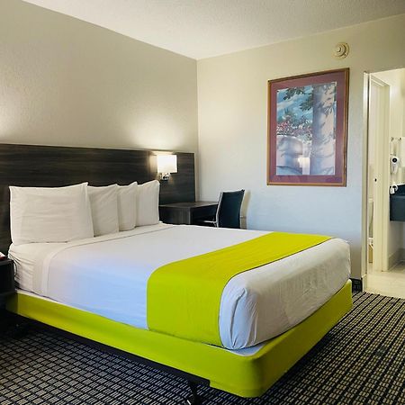 Days Inn By Wyndham Irving Grapevine Dfw Airport North Esterno foto