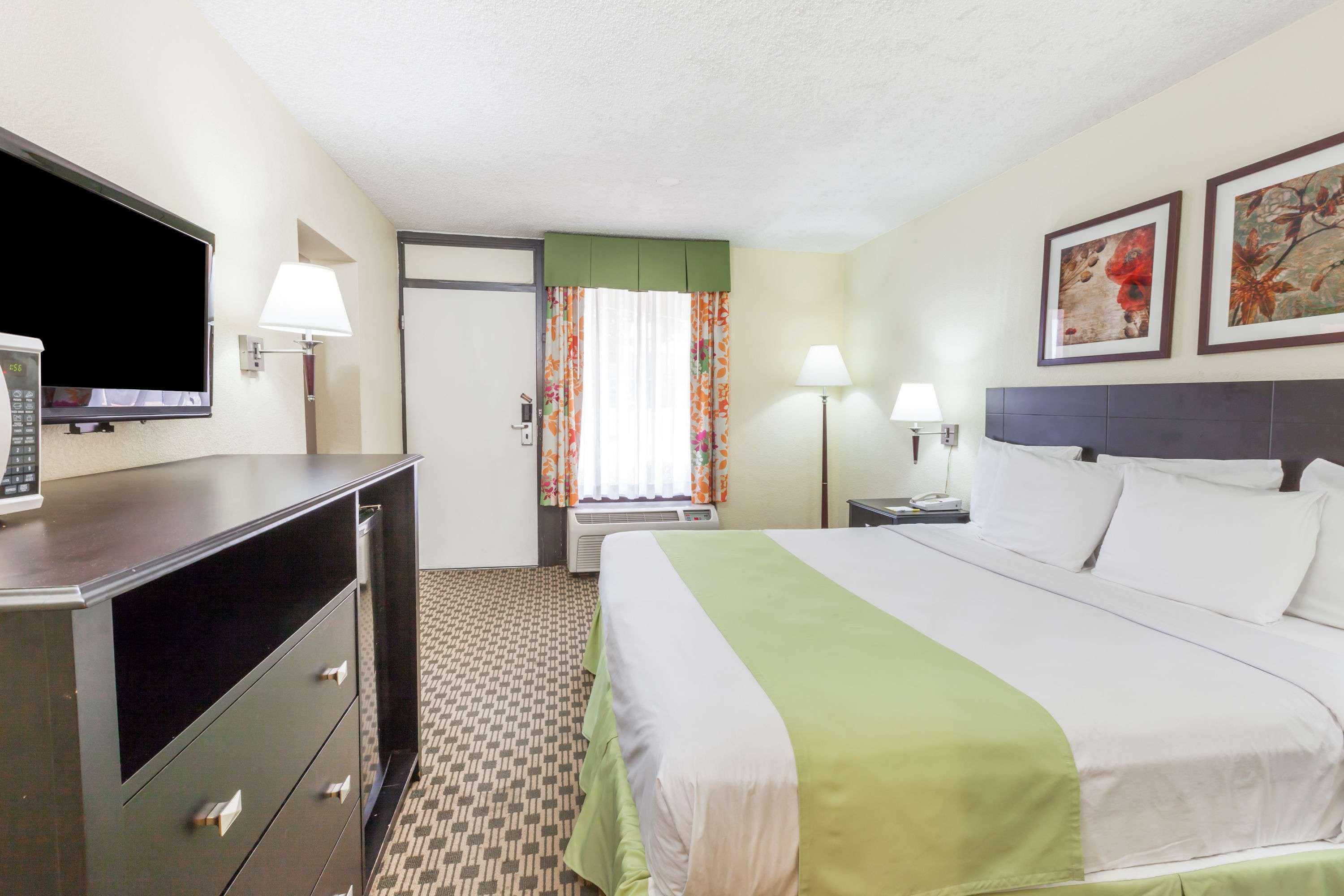 Days Inn By Wyndham Irving Grapevine Dfw Airport North Esterno foto
